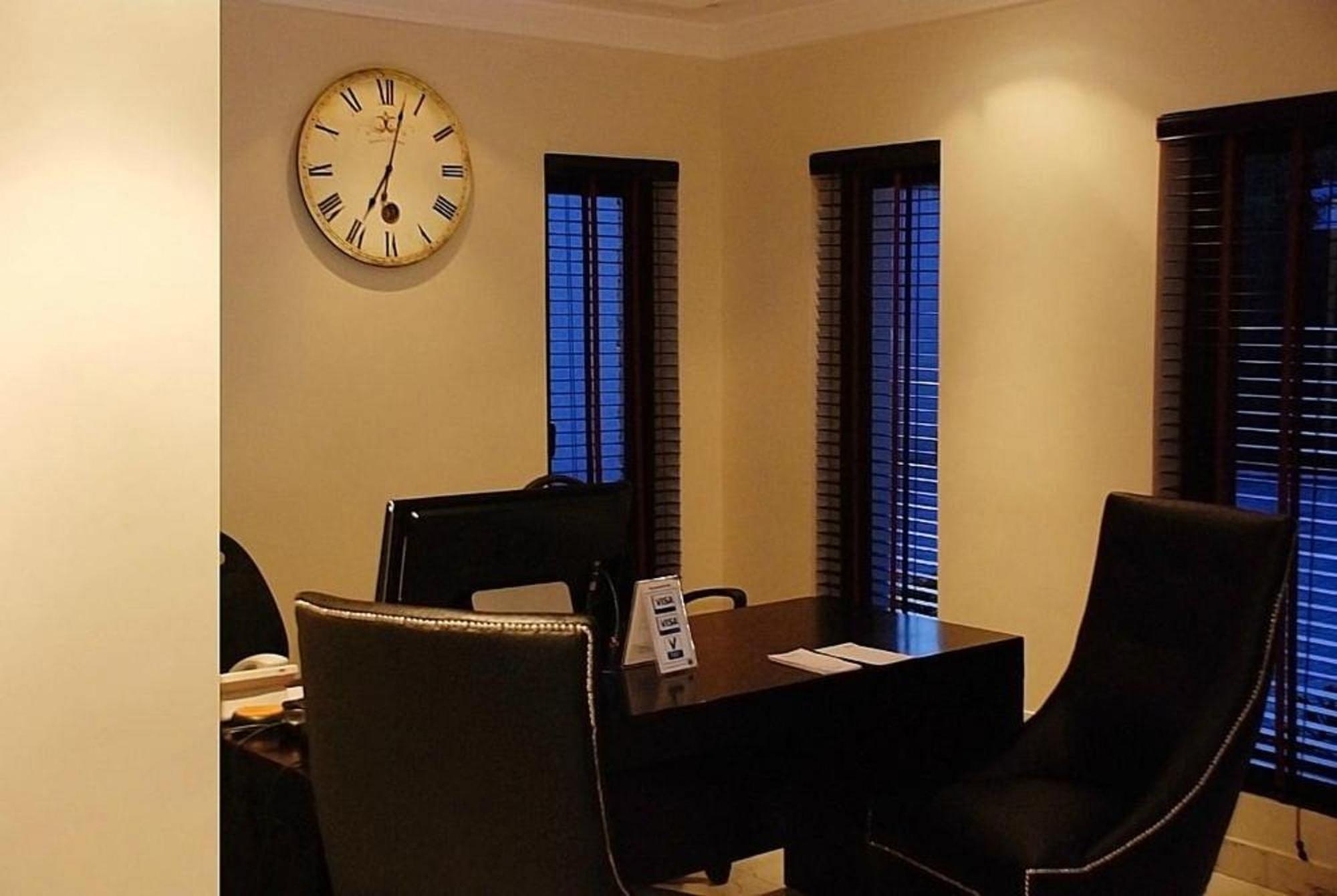S & S Hotel & Suites Lagos Esterno foto
