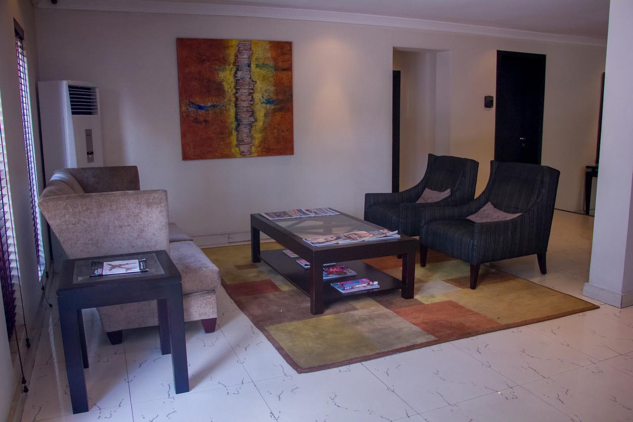S & S Hotel & Suites Lagos Esterno foto