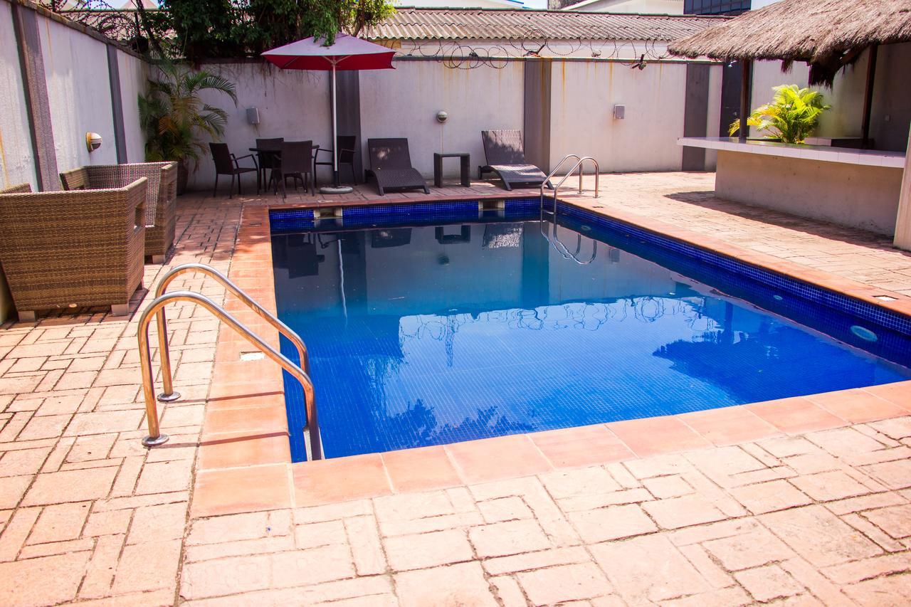 S & S Hotel & Suites Lagos Esterno foto