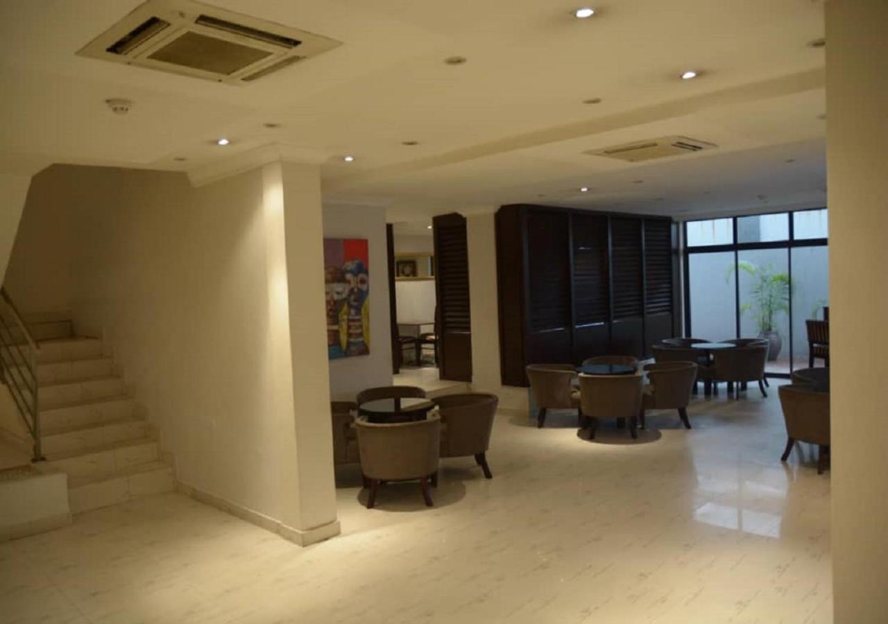S & S Hotel & Suites Lagos Esterno foto