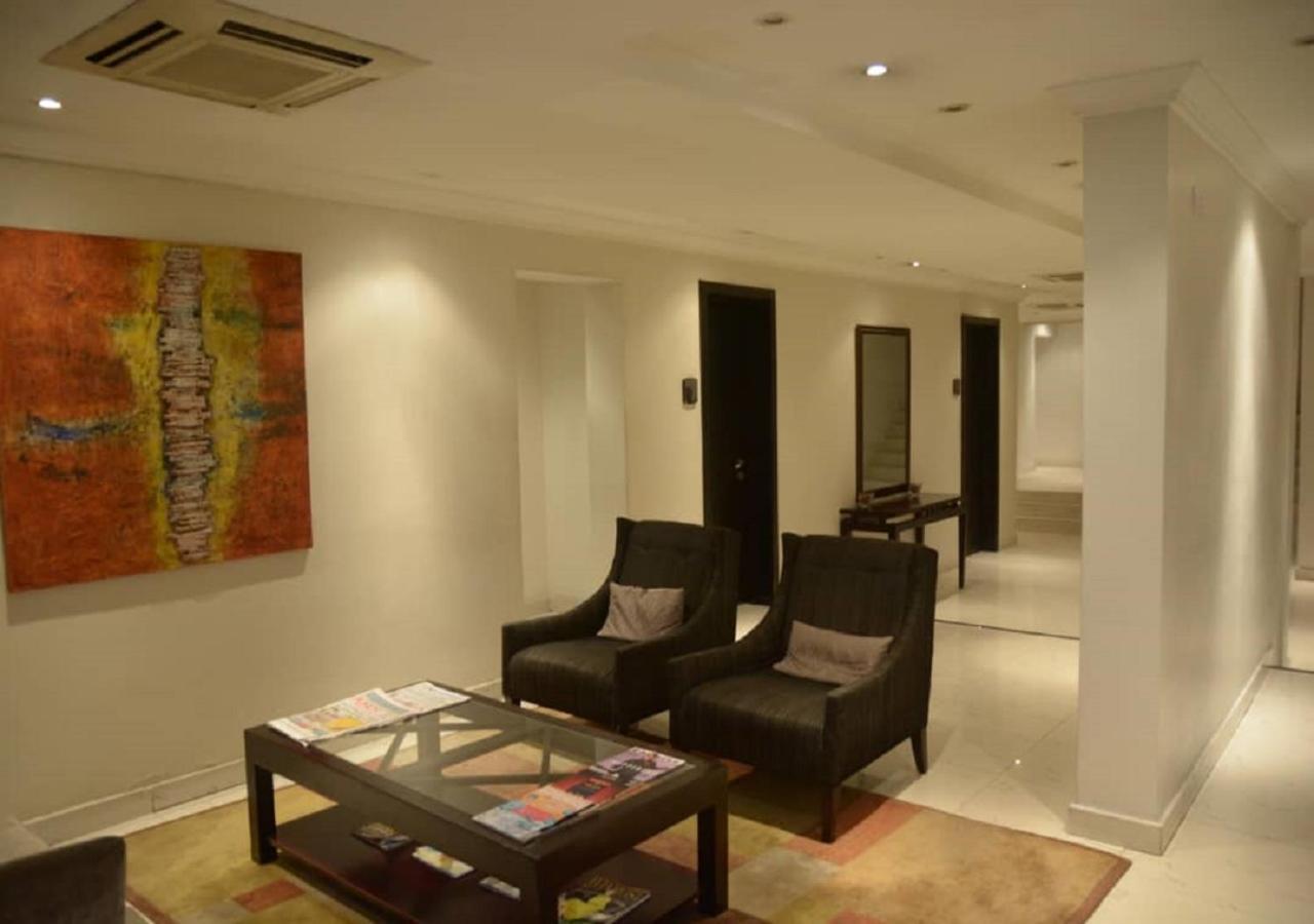 S & S Hotel & Suites Lagos Esterno foto