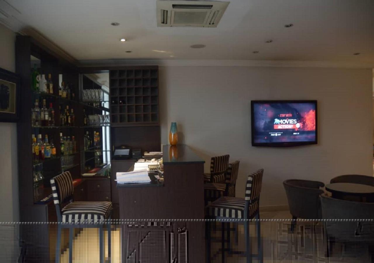 S & S Hotel & Suites Lagos Esterno foto