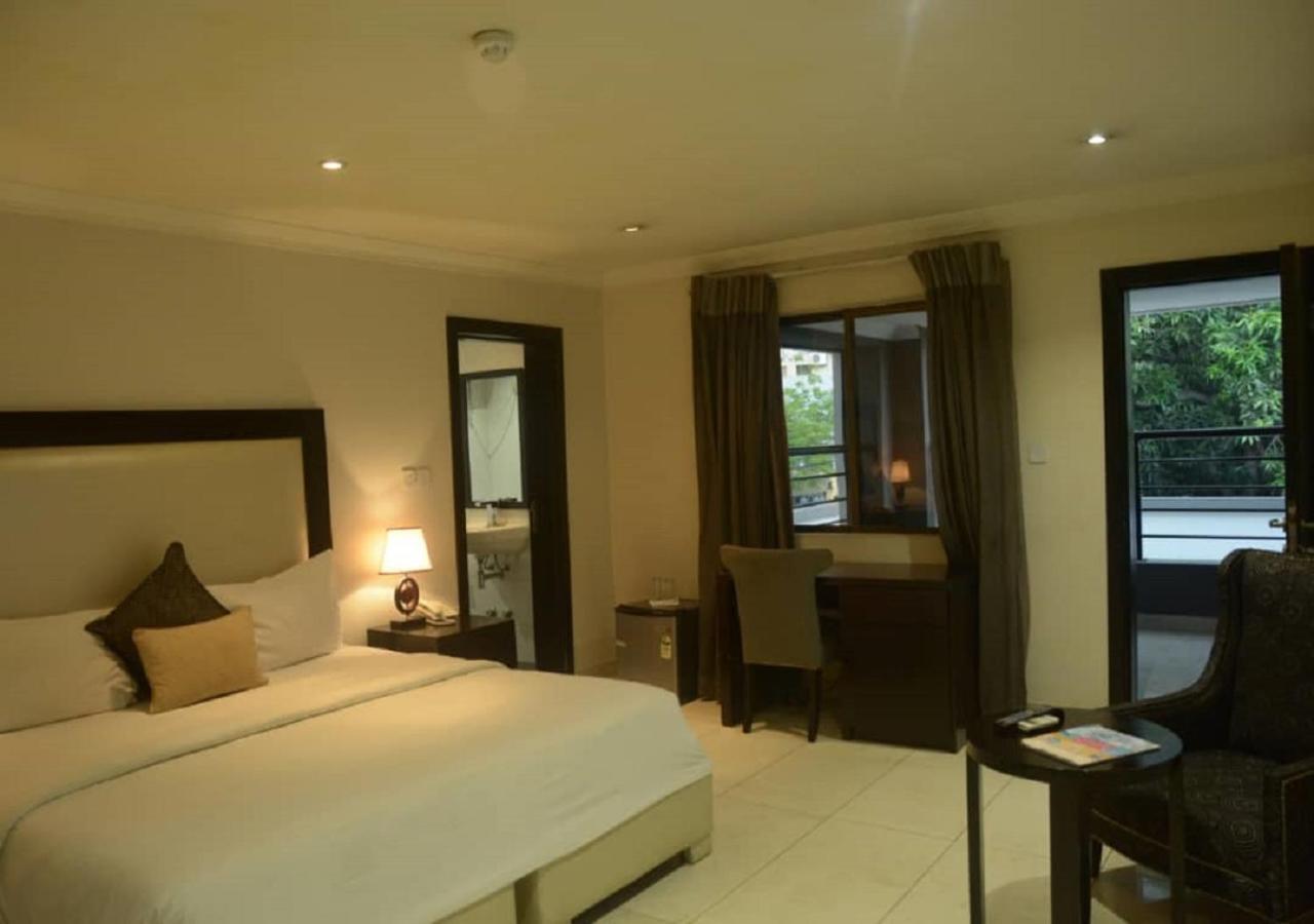 S & S Hotel & Suites Lagos Esterno foto
