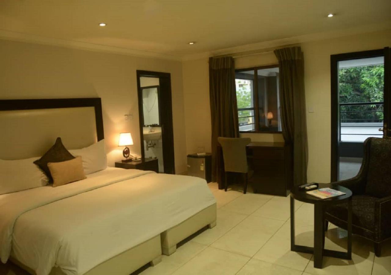 S & S Hotel & Suites Lagos Esterno foto