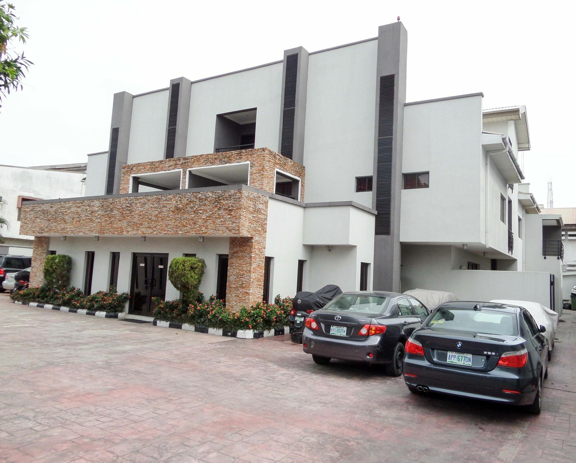 S & S Hotel & Suites Lagos Esterno foto