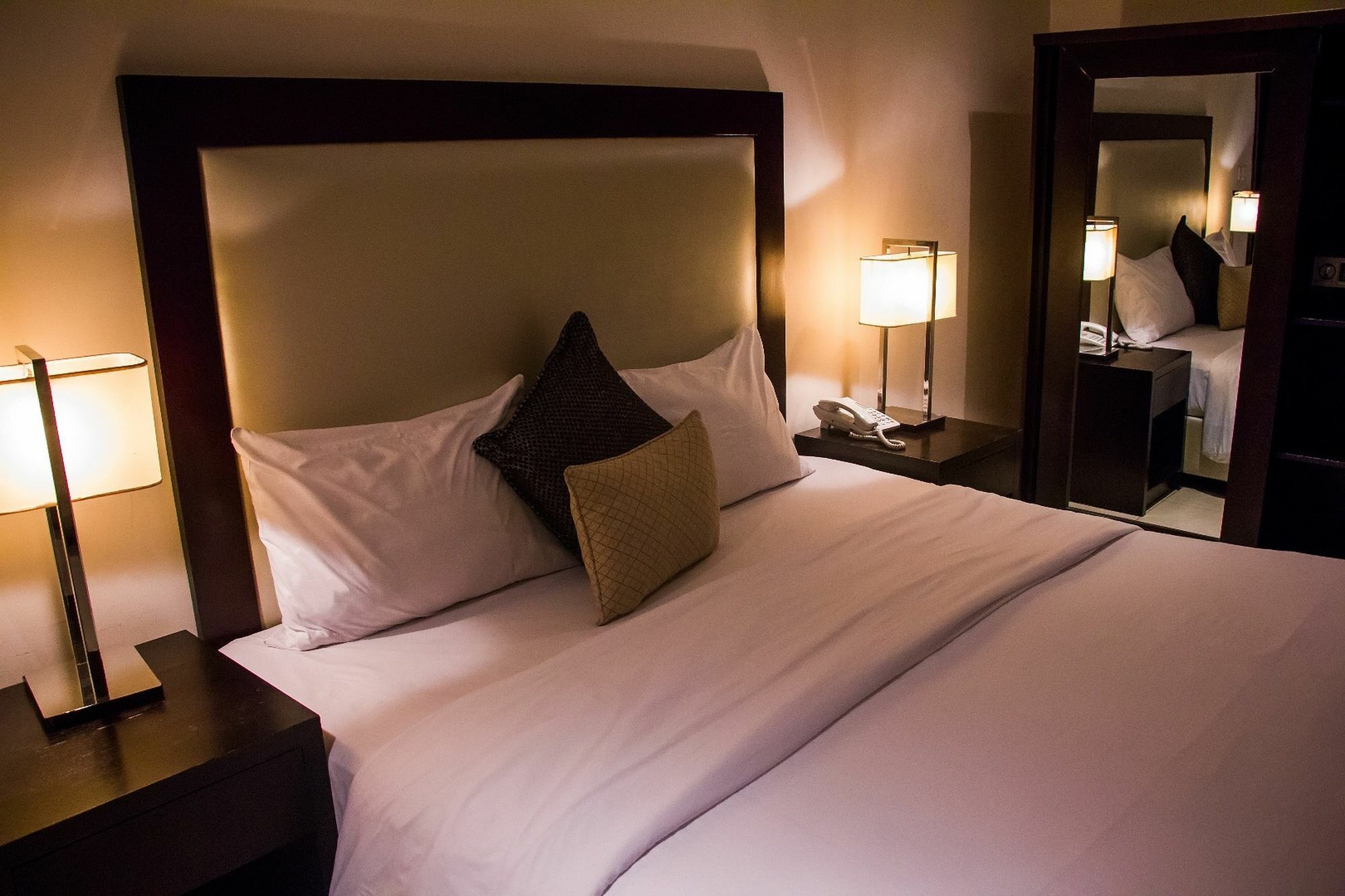 S & S Hotel & Suites Lagos Esterno foto