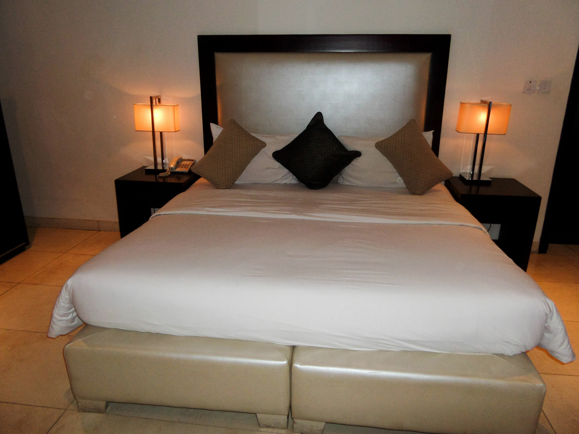 S & S Hotel & Suites Lagos Esterno foto